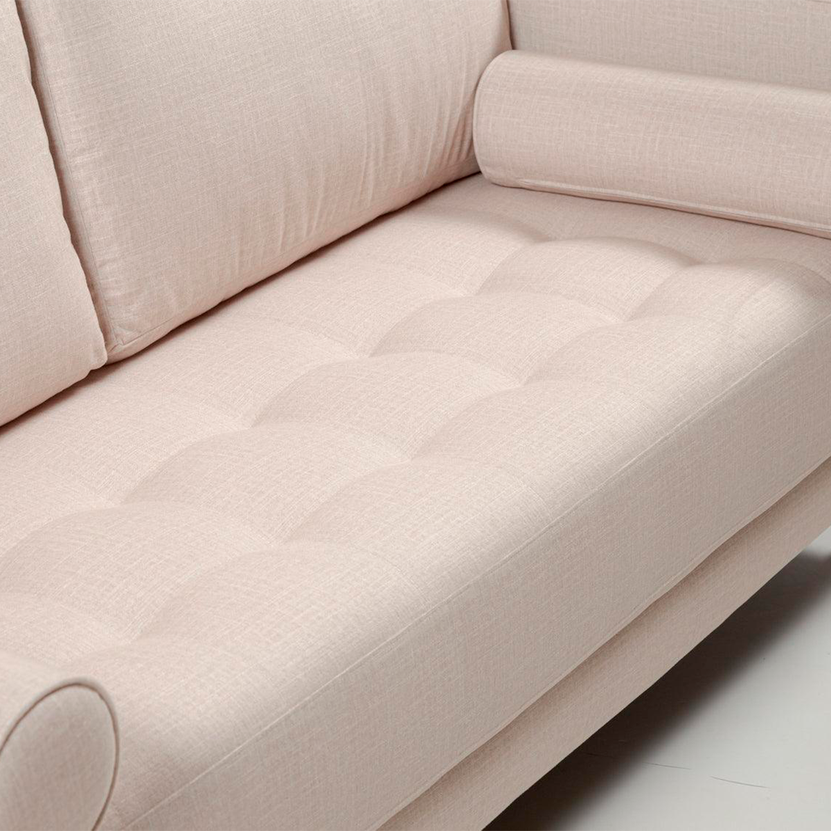 Sofa Keith – Classic 3-Seater Sofa with Wooden Legs & Bolster Cushions
